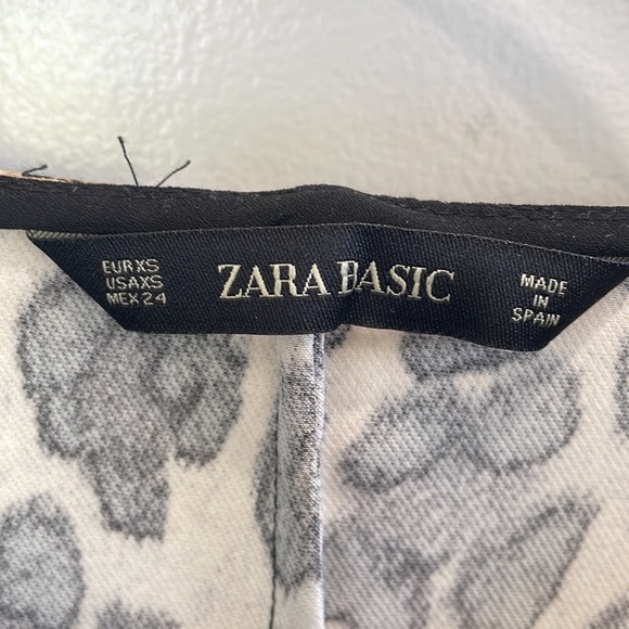 NWOT Zara animal print leopard crew neck sleeveless top. Ties at waist size XS - Picture 3 of 8